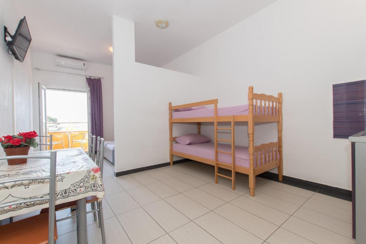 Studio Apartments Zloic In Krvavica Exteriör bild