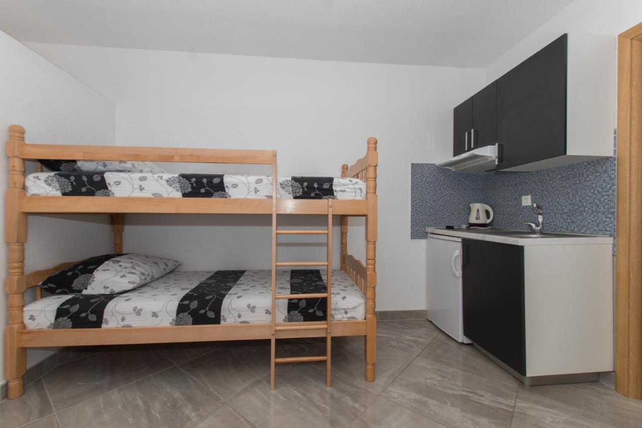 Studio Apartments Zloic In Krvavica Exteriör bild