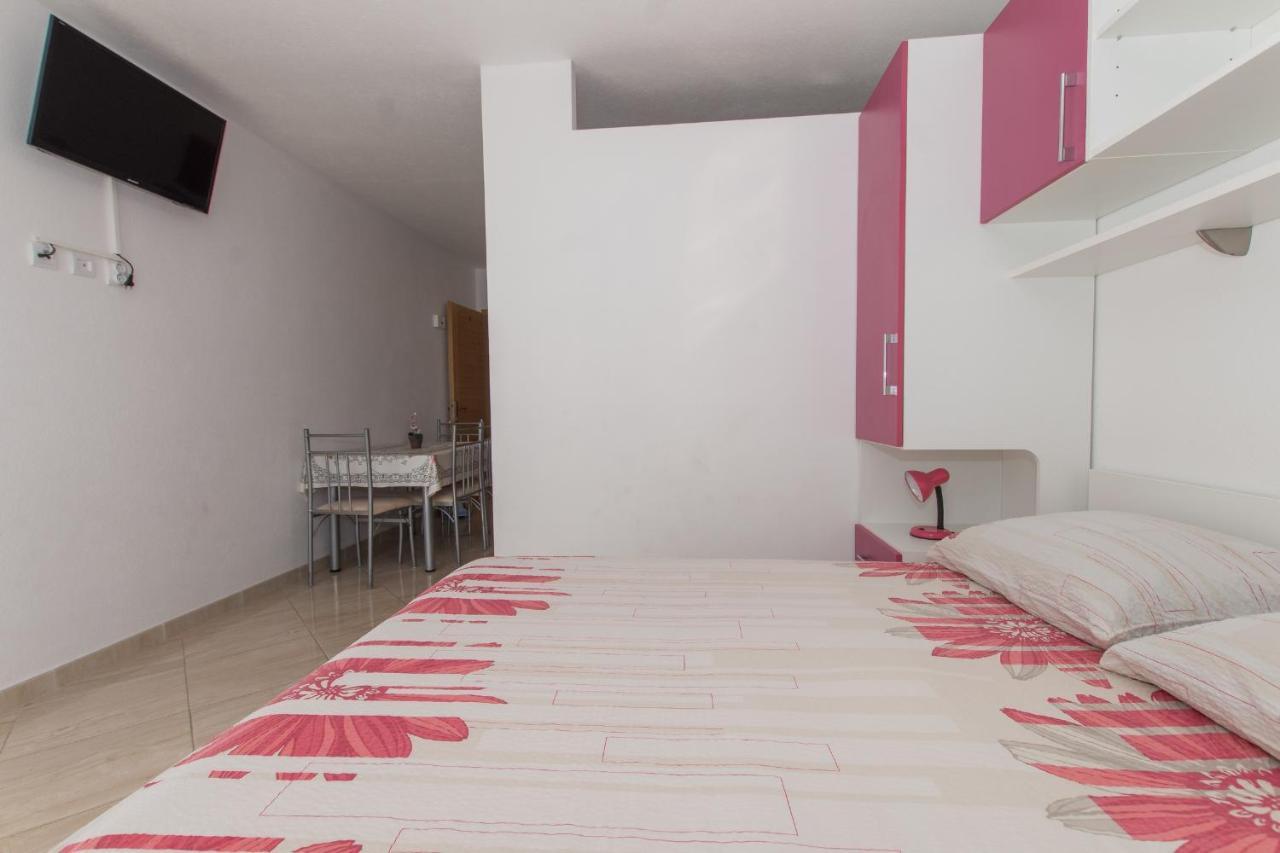 Studio Apartments Zloic In Krvavica Exteriör bild