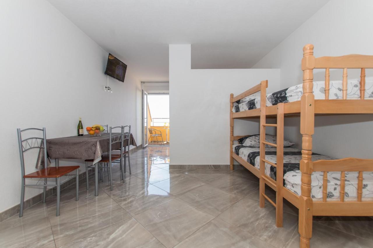 Studio Apartments Zloic In Krvavica Exteriör bild