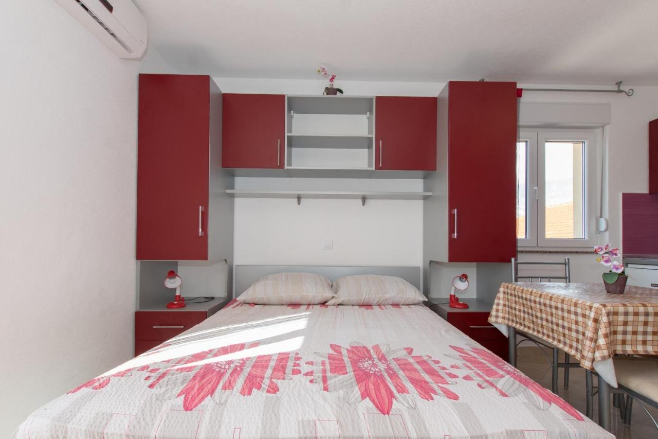 Studio Apartments Zloic In Krvavica Exteriör bild