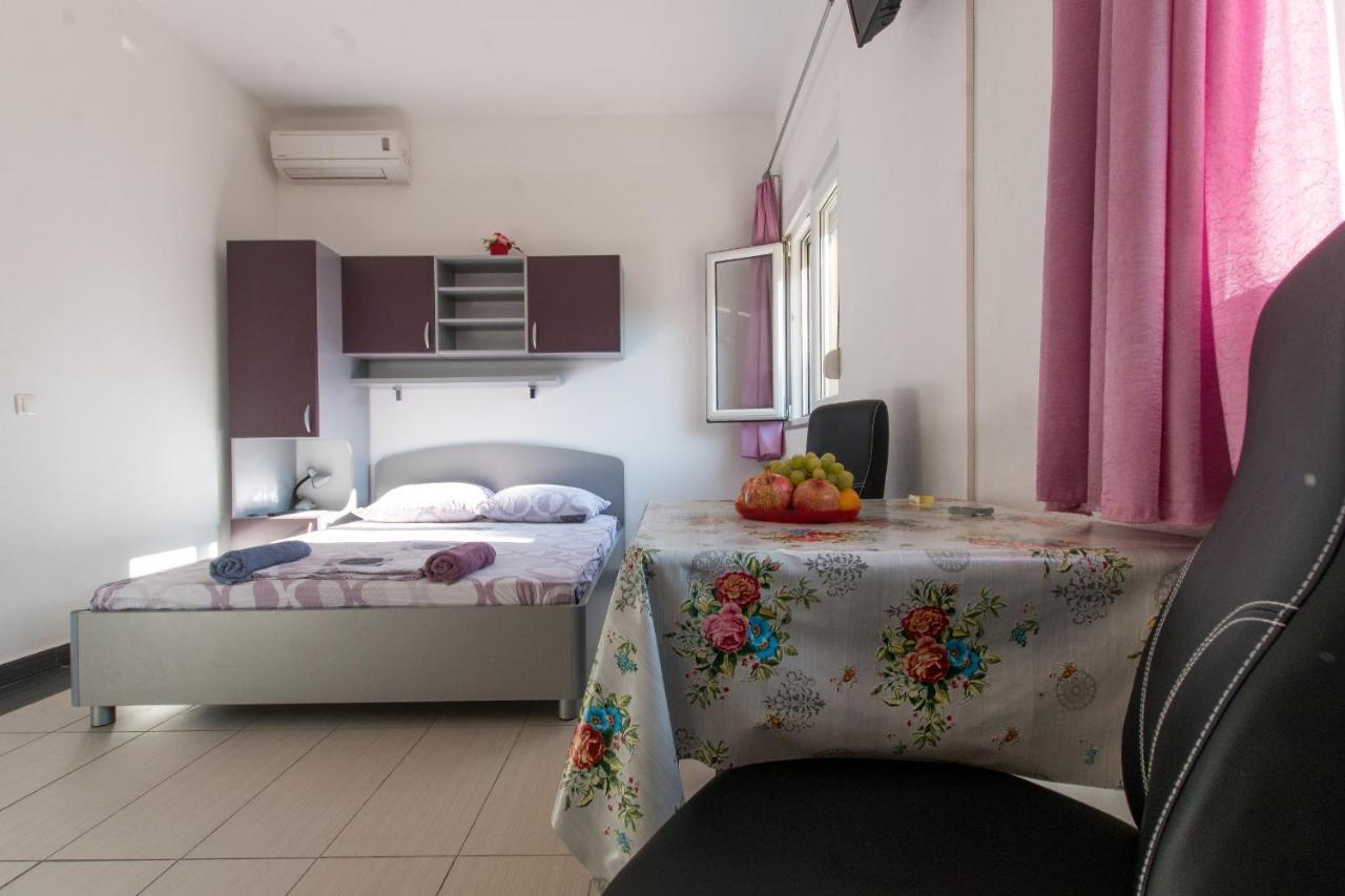 Studio Apartments Zloic In Krvavica Exteriör bild
