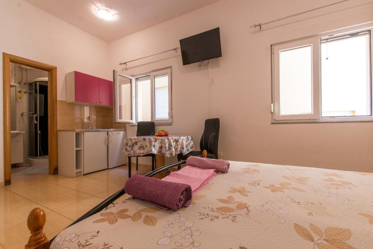 Studio Apartments Zloic In Krvavica Exteriör bild