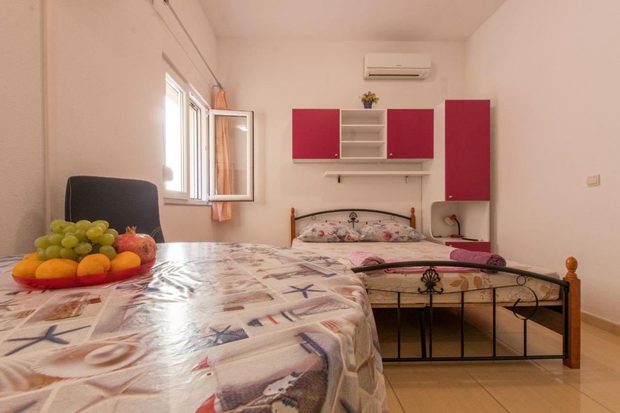 Studio Apartments Zloic In Krvavica Exteriör bild