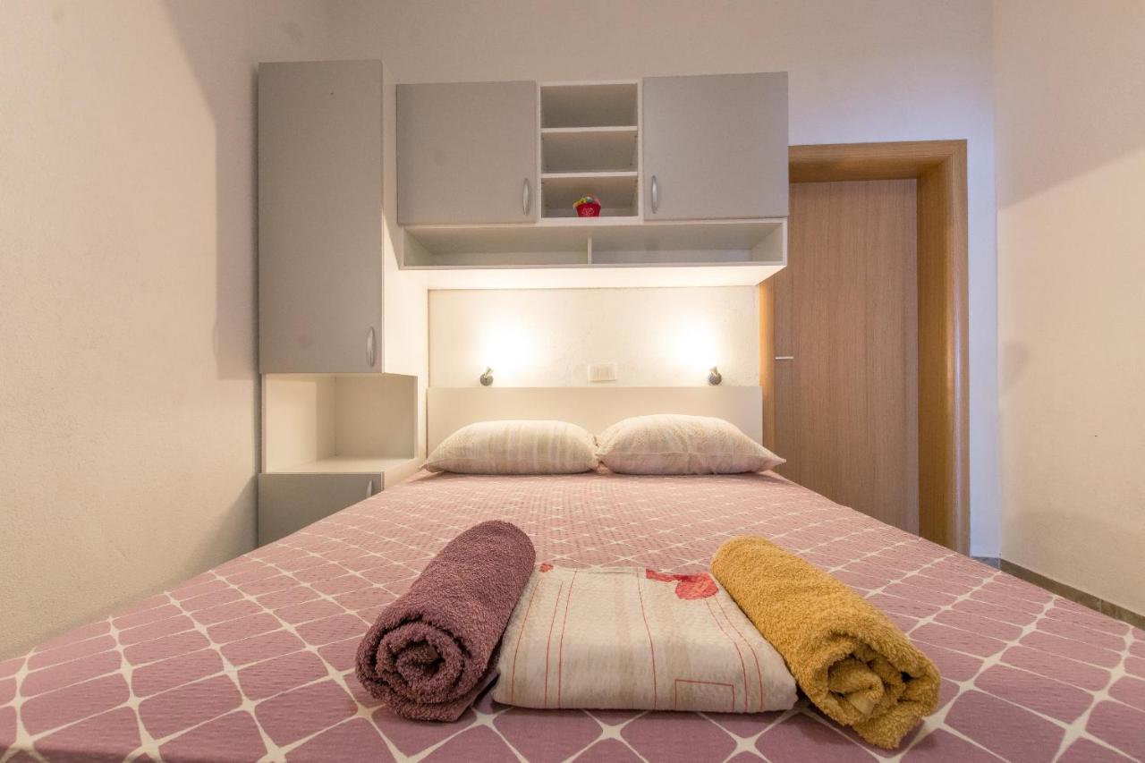 Studio Apartments Zloic In Krvavica Exteriör bild