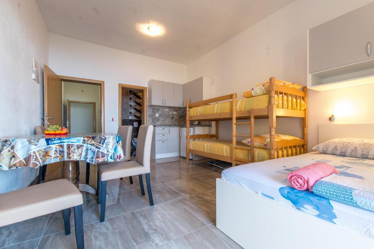 Studio Apartments Zloic In Krvavica Exteriör bild