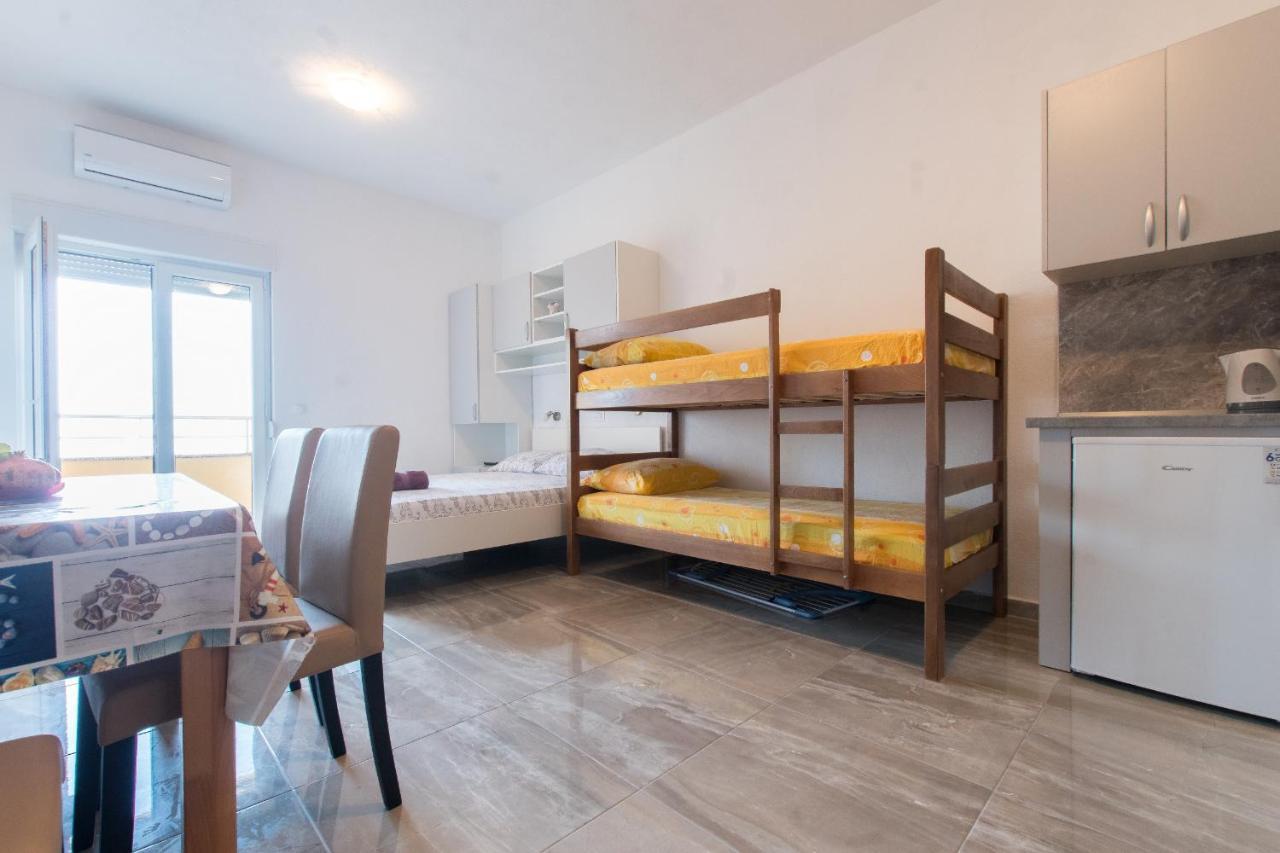 Studio Apartments Zloic In Krvavica Exteriör bild